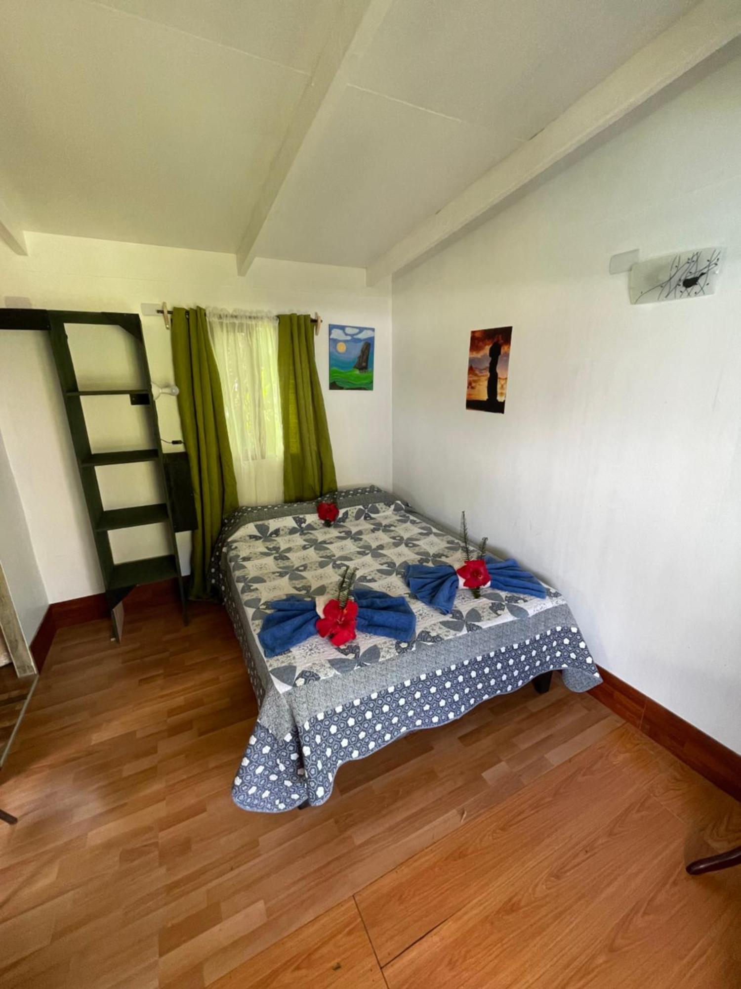 Pua Vaenga Hanga Roa Exterior foto